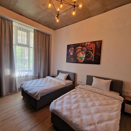 Apart Hotel Loft Алма Ата Екстериор снимка