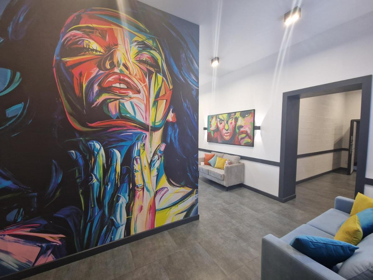 Apart Hotel Loft Алма Ата Екстериор снимка